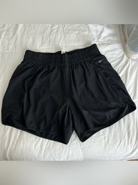 Paragon Black Shorts.
Size L, semi New.